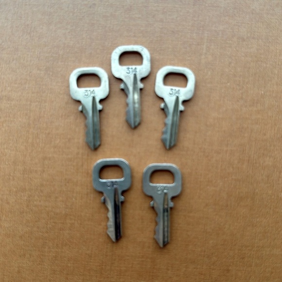 Louis Vuitton Key #314 AUTHENTIC - Picture 1 of 1